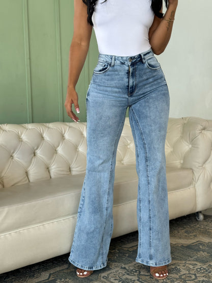 Jean wide leg con corte